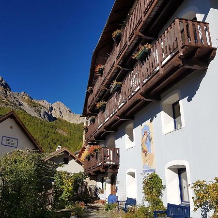 La Girandole Chambre D'Hotes Et Location D'Appartement Arvieux Exterior foto