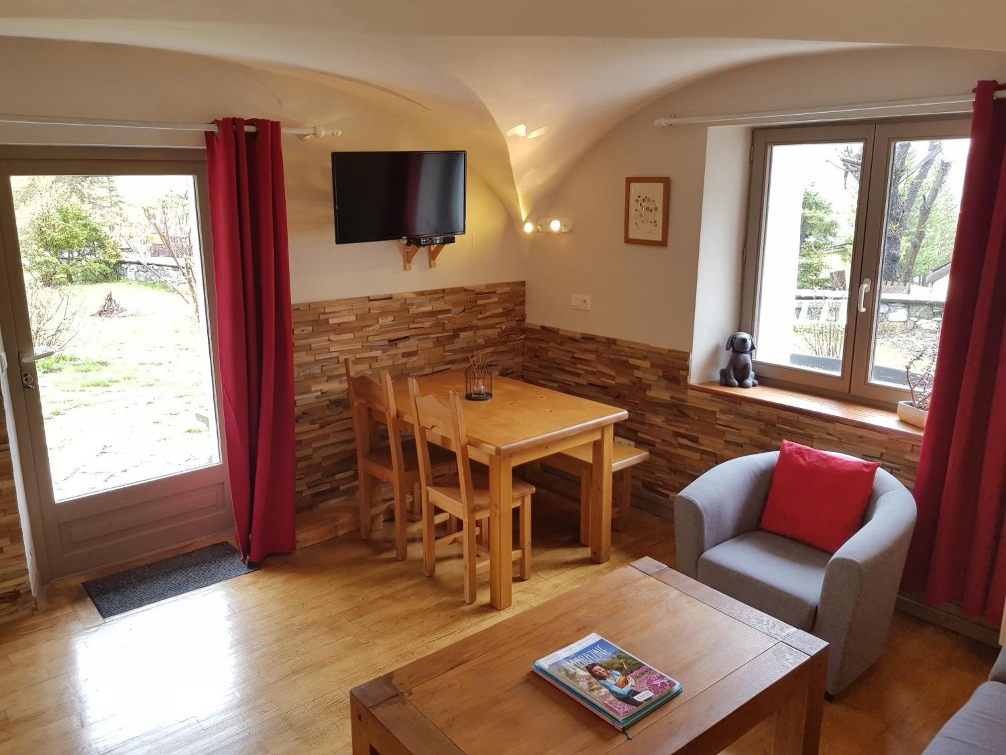 La Girandole Chambre D'Hotes Et Location D'Appartement Arvieux Exterior foto