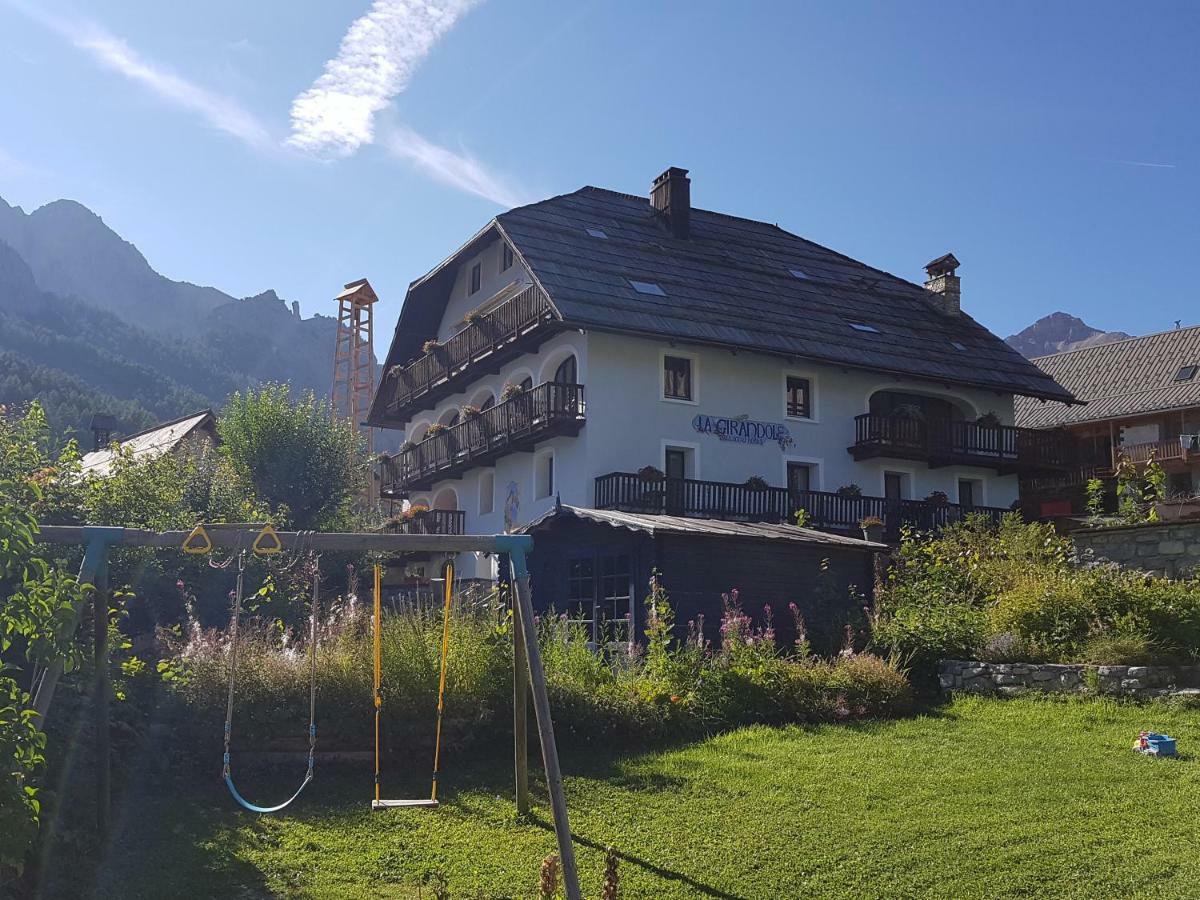 La Girandole Chambre D'Hotes Et Location D'Appartement Arvieux Exterior foto
